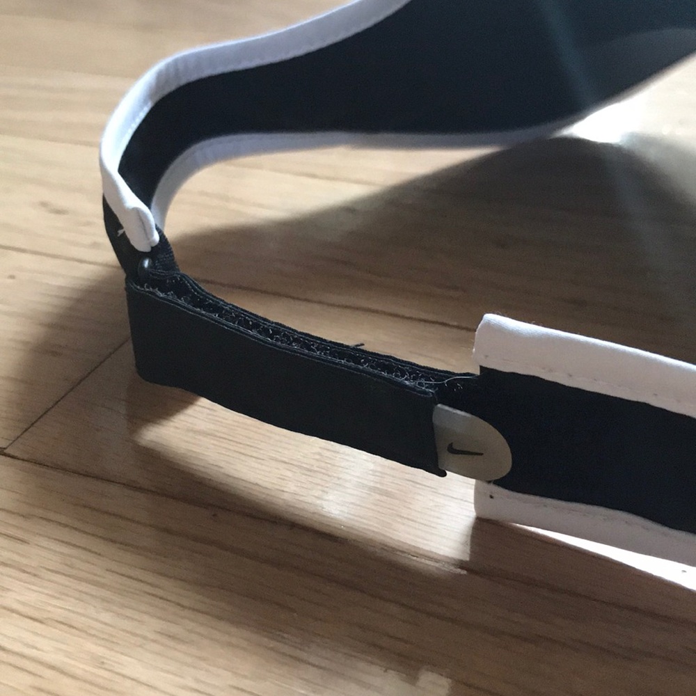 Nike Swim Visor - Picture 3 of 3
